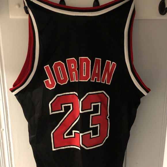 Michael Jordan Size/44 Vintage Chicago Bulls Jersey bought in 1997 #23 Jordan - Picture 4 of 4